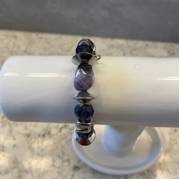 Costume Jewelry  with heart charm - Picture 5 of 6